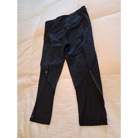 Lululemon Black & Blue Capri Crop Legging Size 4 mesh detail Excellent Condition - Picture 2 of 9